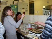 /album/crepes-party-les-photos/dans-les-cuisines-jpg/